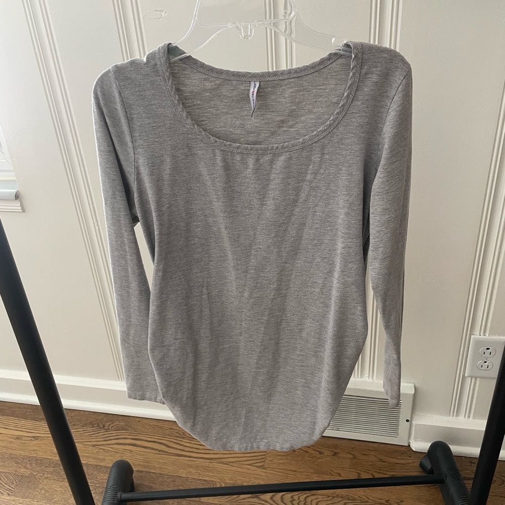 Bundle maternity Long sleeve T-shirts. Size small